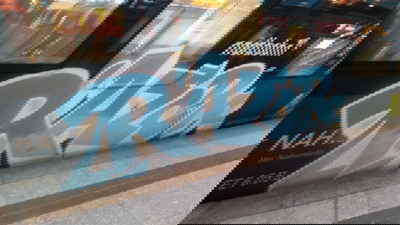 Graffiti Train - Photo by Hobbyspotter