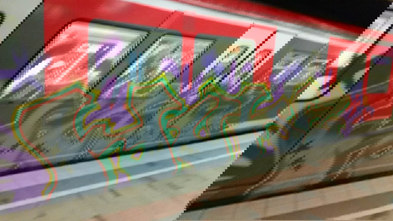 Graffiti Train - Photo by Hobbyspotter (2015)