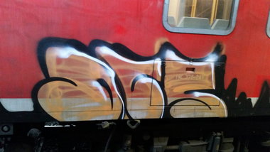 Graffiti Train - Photo by Hobbyspotter (2015)