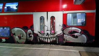 Graffiti Train - Photo by Hobbyspotter