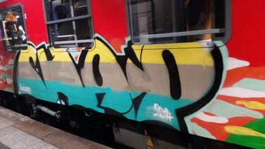 Graffiti Train - Photo by Hobbyspotter