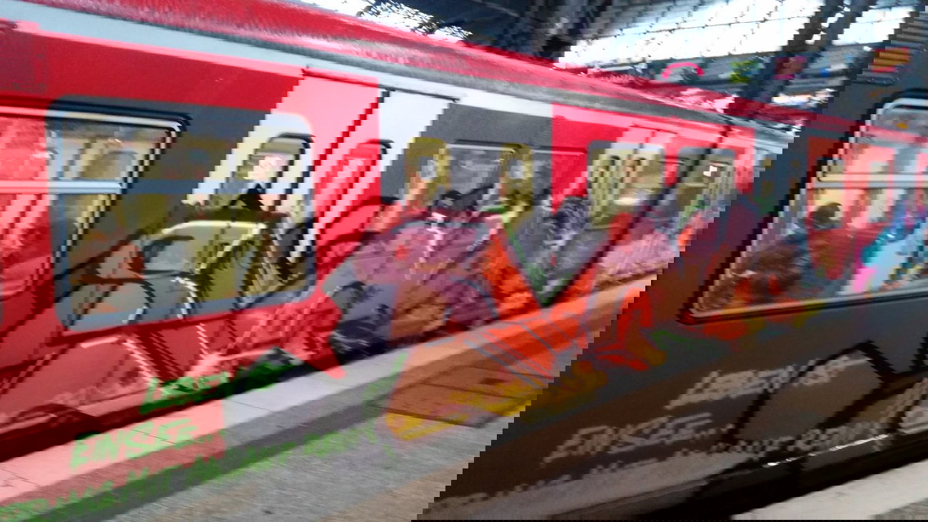 Graffiti Train - Photo by Hobbyspotter (2015)