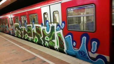 Graffiti Train - Photo by Hobbyspotter (2015)