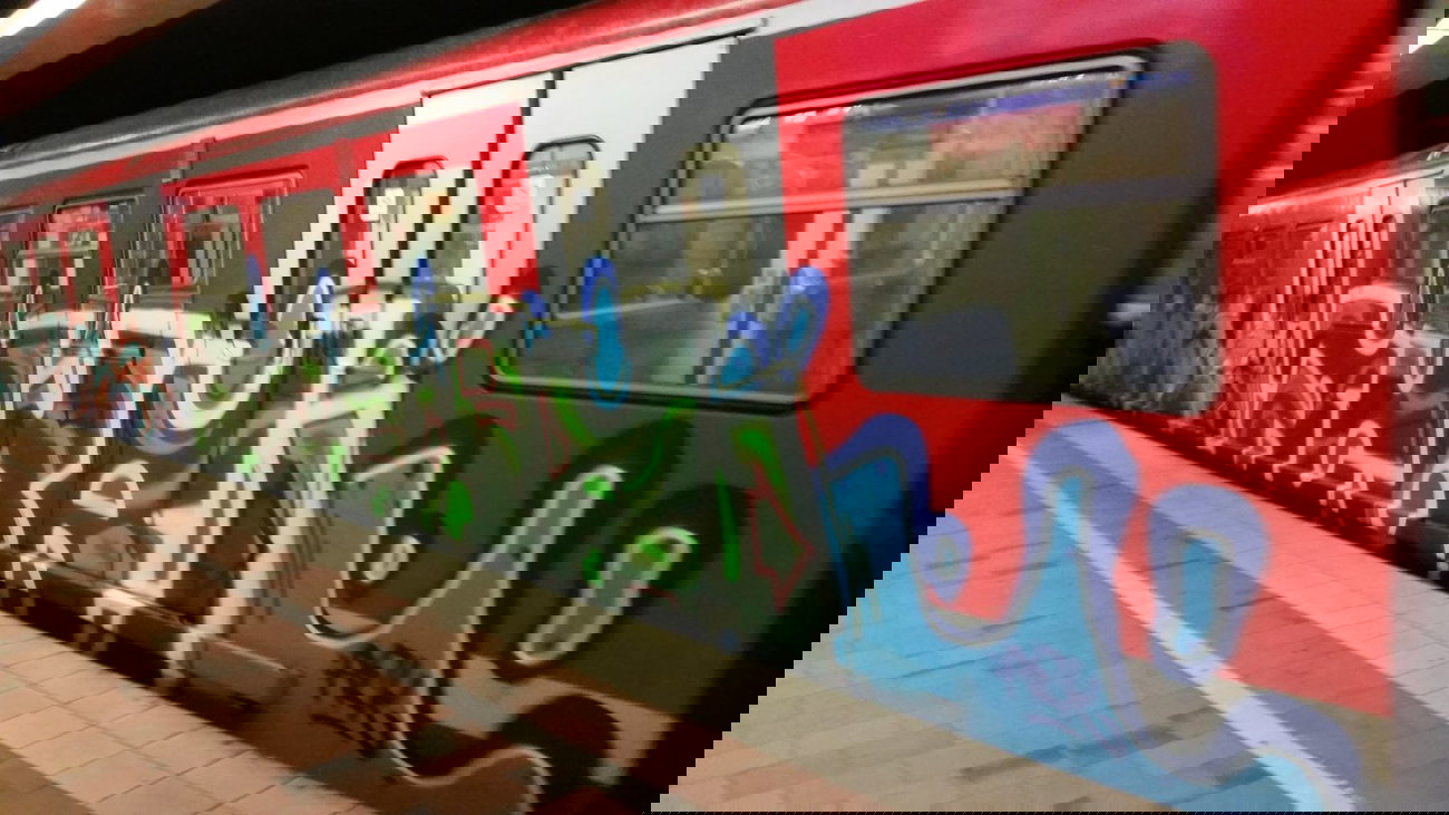 Graffiti Train - Photo by Hobbyspotter (2015)