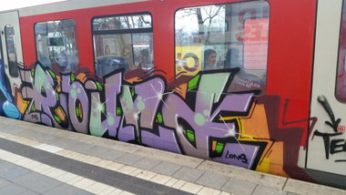 Graffiti Train - Photo by Hobbyspotter