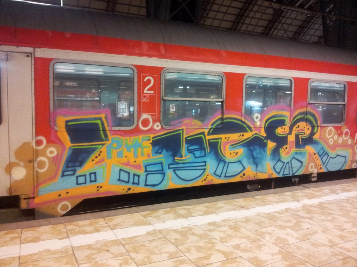 Graffiti Train - Photo by Hobbyspotter (2013)