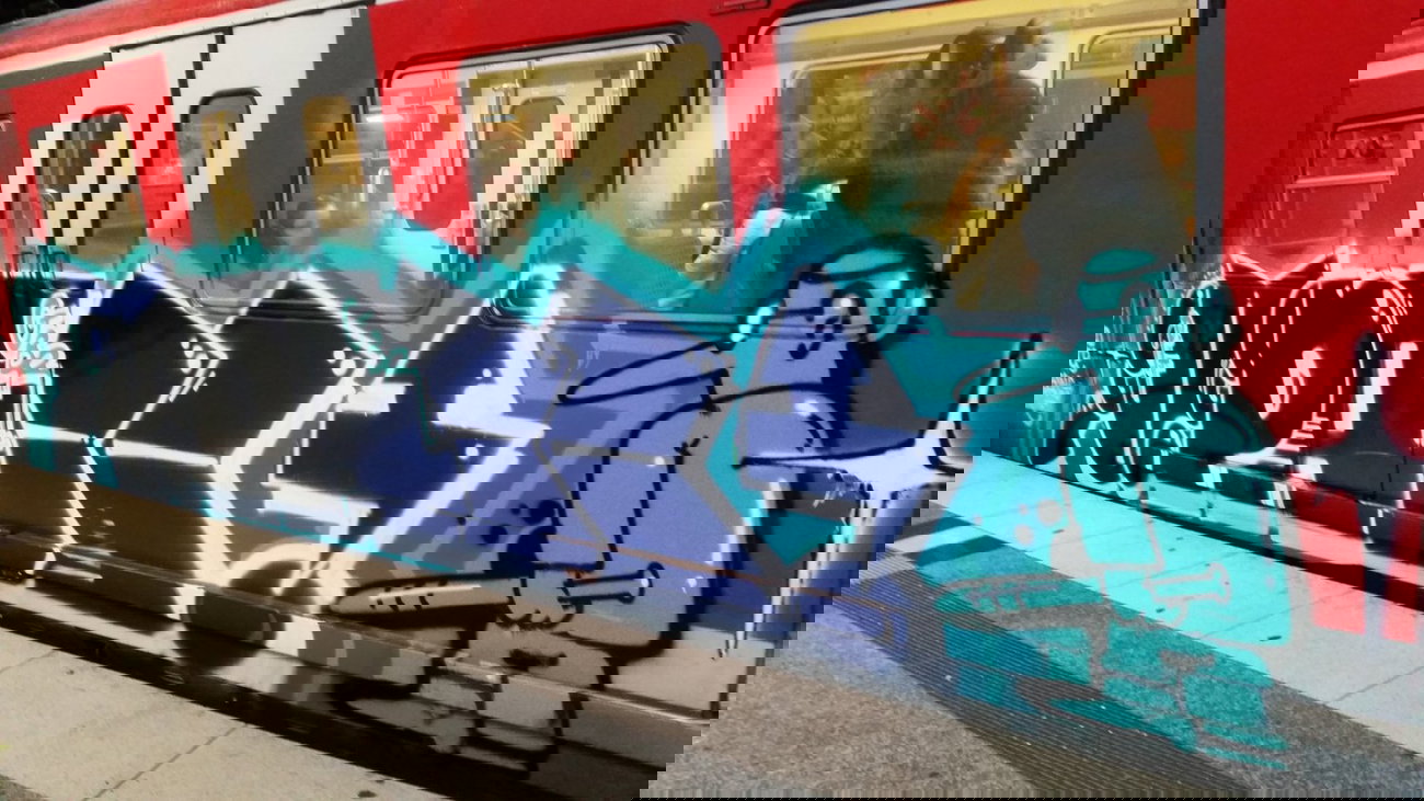 Graffiti Train - Photo by Hobbyspotter (2015)