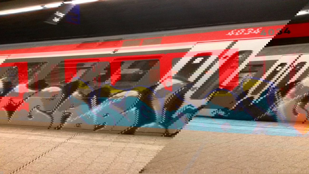 Graffiti Train - Photo by Hobbyspotter