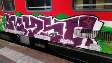 Graffiti Train - Photo by Hobbyspotter