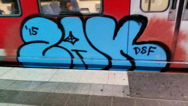 Graffiti Train - Photo by Hobbyspotter (2015)