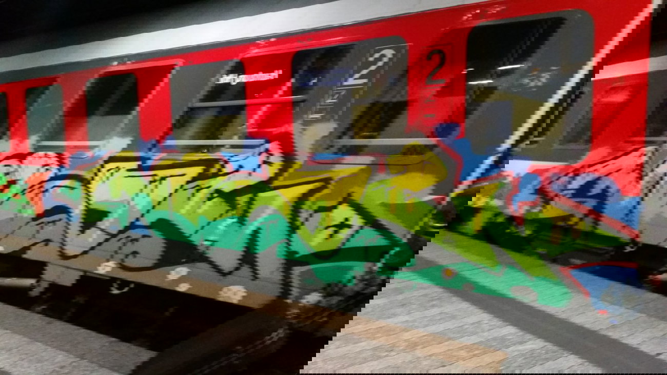 Graffiti Train - Photo by Hobbyspotter