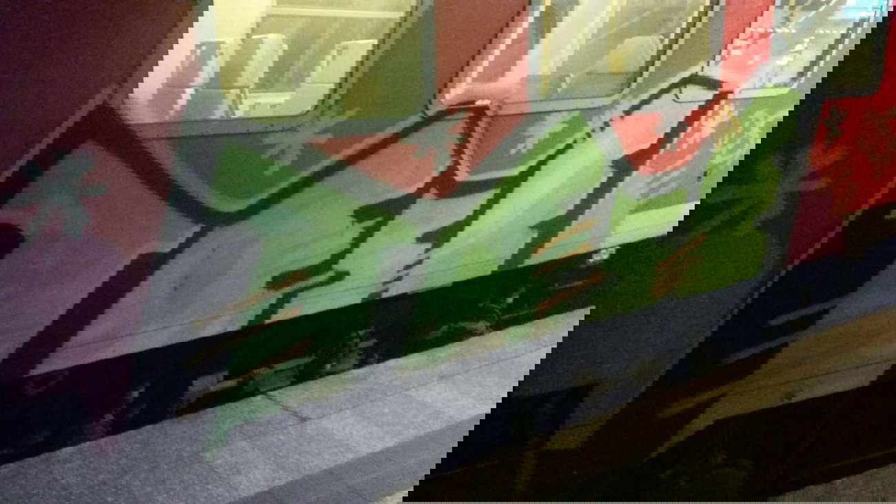 Graffiti Train - Photo by Hobbyspotter