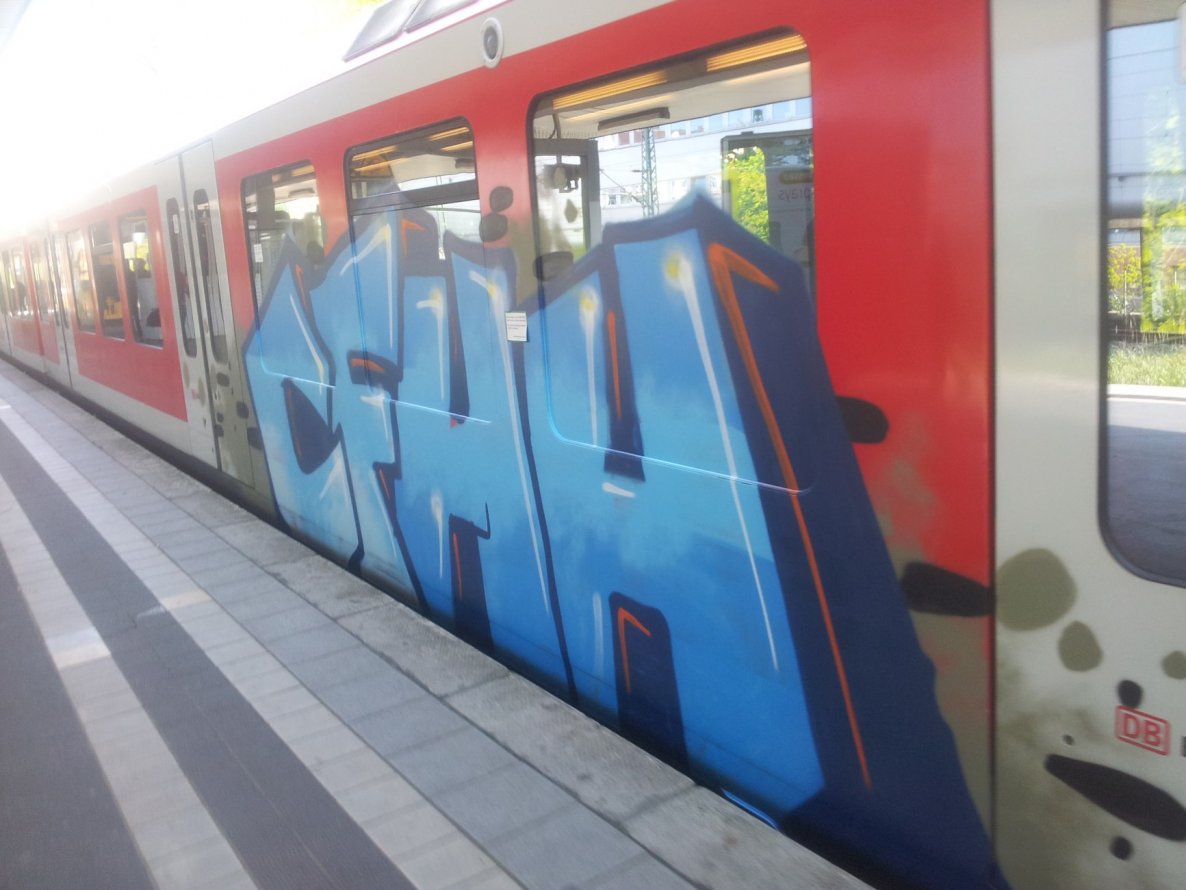 Graffiti Train - Photo by Hobbyspotter (2014)