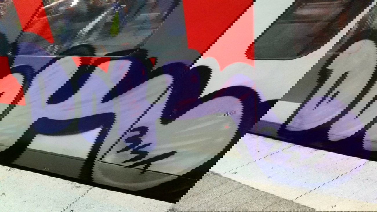 Graffiti Train - Photo by Hobbyspotter (2015)