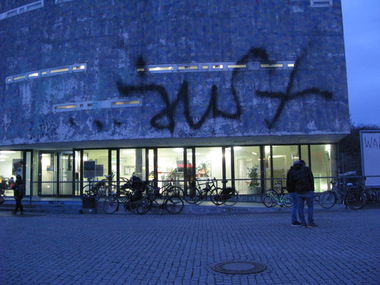 Graffiti Bombing - Photo by Hodenkobolt - Just