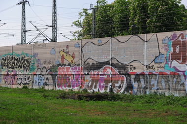 Graffiti Bombing - Photo by Hodenkobolt - Hope, Behave