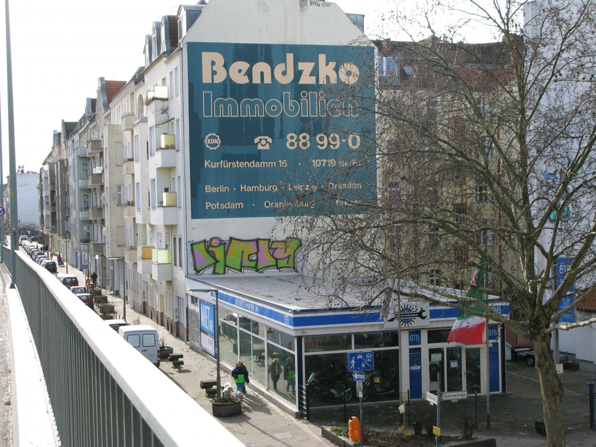 Graffiti Bombing - Photo by Hodenkobolt