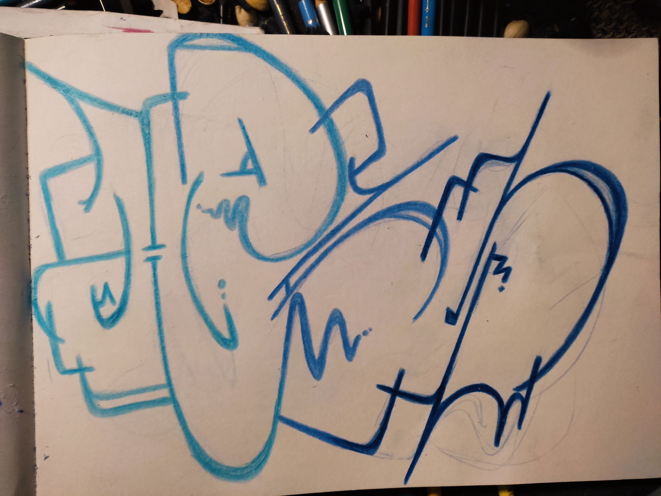 Graffiti Sketch - Photo by Hoe1