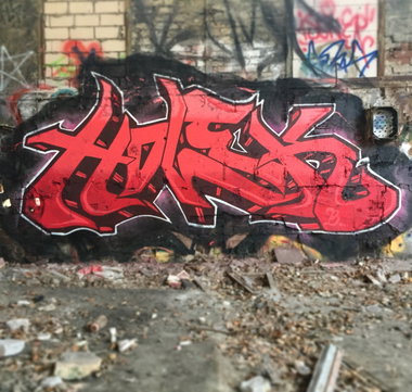 Graffiti Wall - Photo by HolekOneR - red, stylewriting, clean