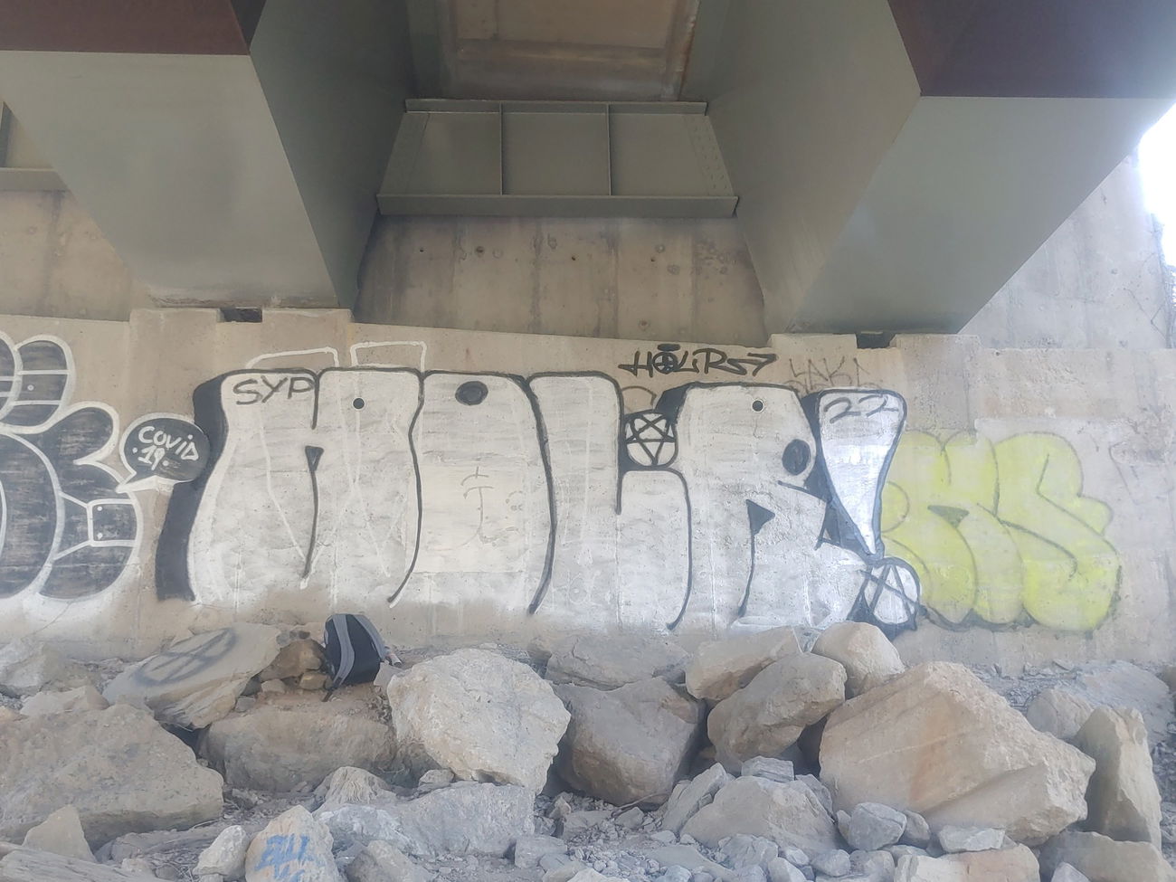 Graffiti Wall in Niagara falls - Photo by Holr (2021)