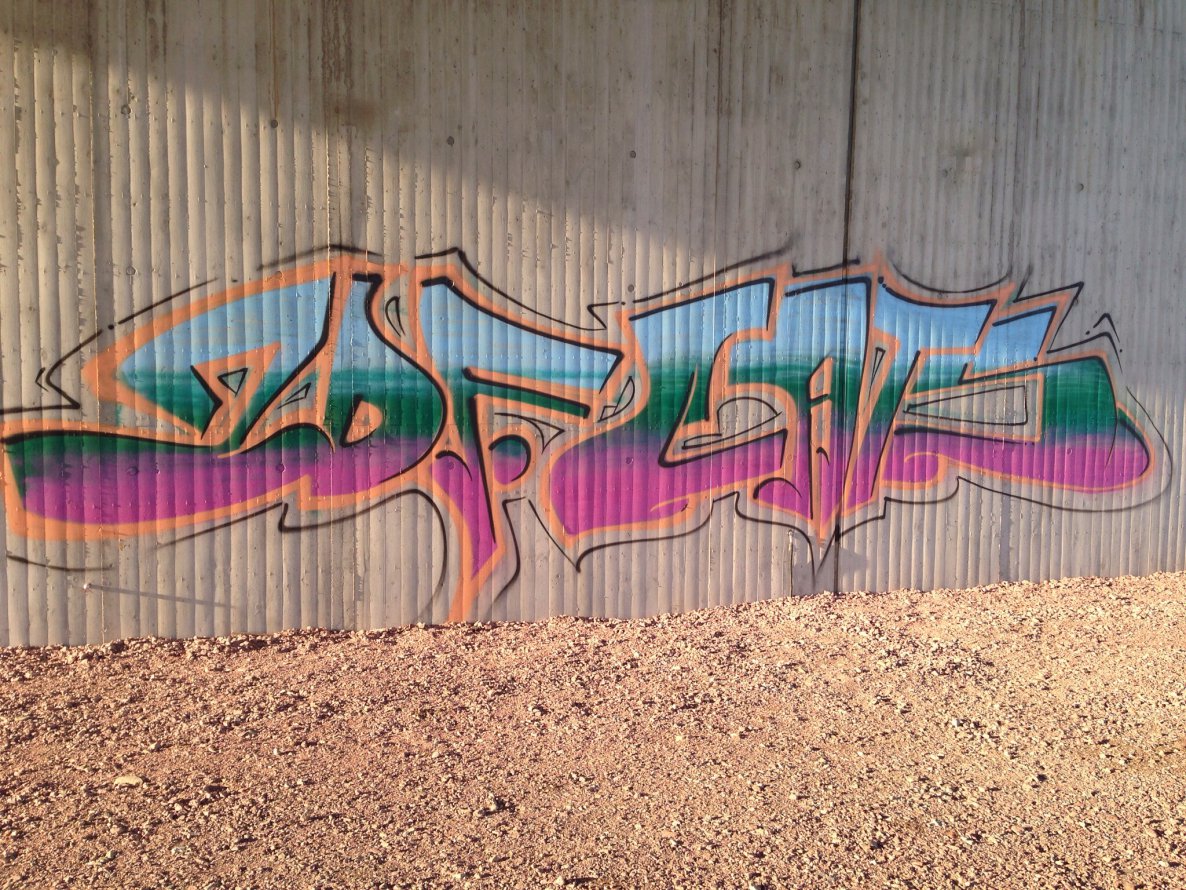 Graffiti Wall - Photo by Holzer - ZDF, Cats (2014)