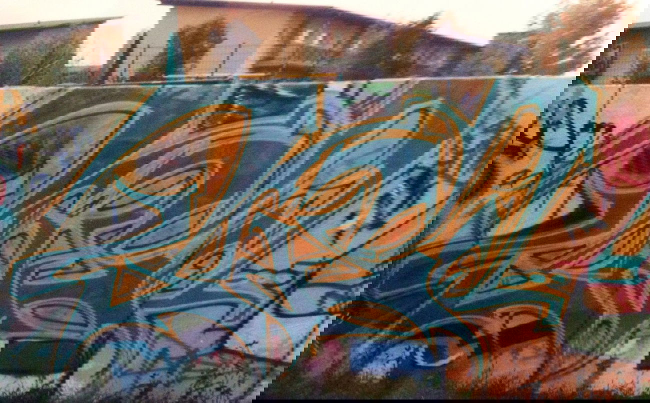 Graffiti Wall - Photo by Holzer - BASD (2001)