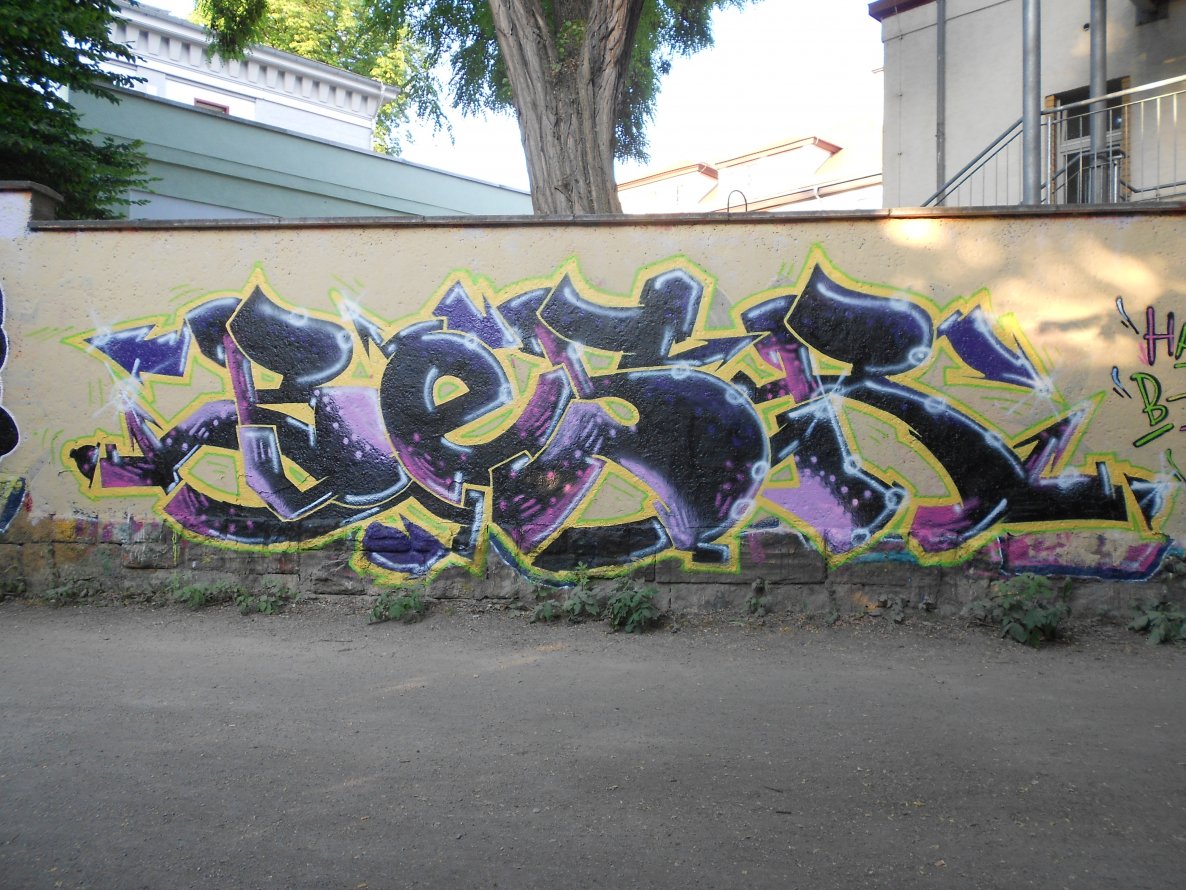 Graffiti Wall - Photo by Homie