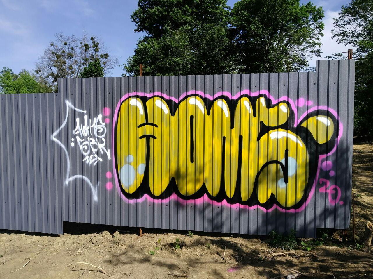 Graffiti Bombing - Photo by Homs - homs