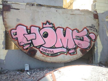 Graffiti Bombing - Photo by Homs - homs