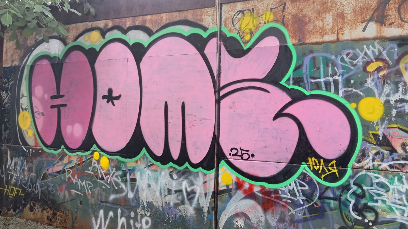 Graffiti Bombing - Photo by Homs (2025)