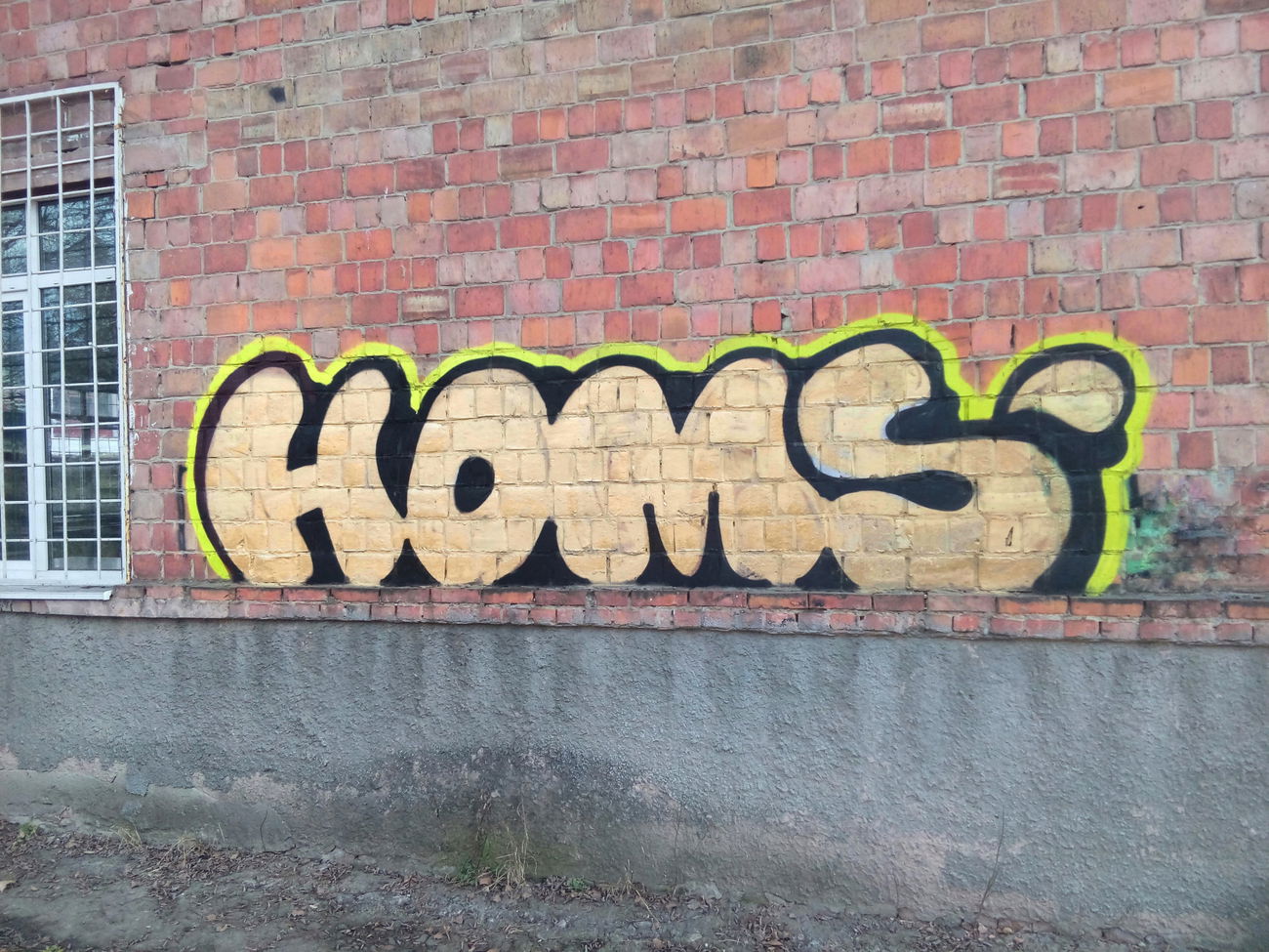 Graffiti Bombing - Photo by Homs - Homs