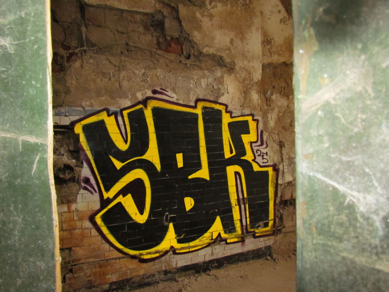 Graffiti Bombing - Photo by Homs