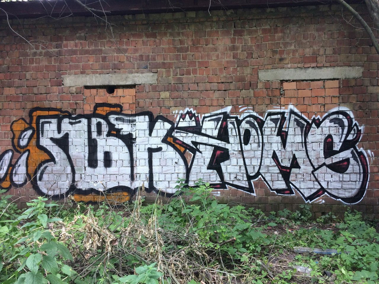 Graffiti Bombing - Photo by Homs - HomsFepsMBK (2017)