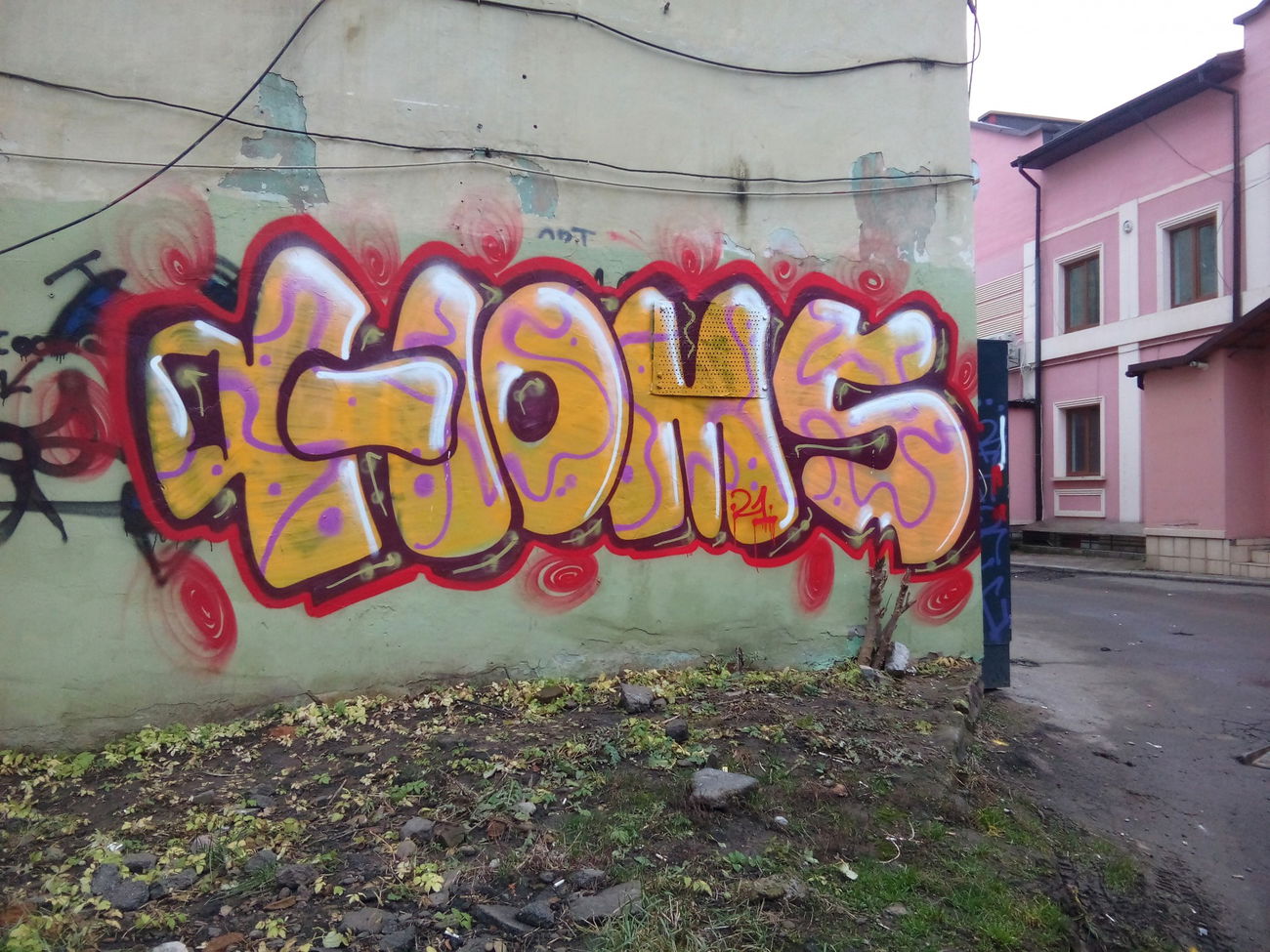 Graffiti Bombing - Photo by Homs - homs (2021)
