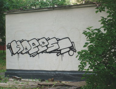 Graffiti Bombing in Moscow - Photo by Hopest - Hopest (2013)