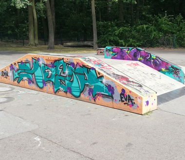 Graffiti Wall - Photo by HozaOne - hoza, emu, eva