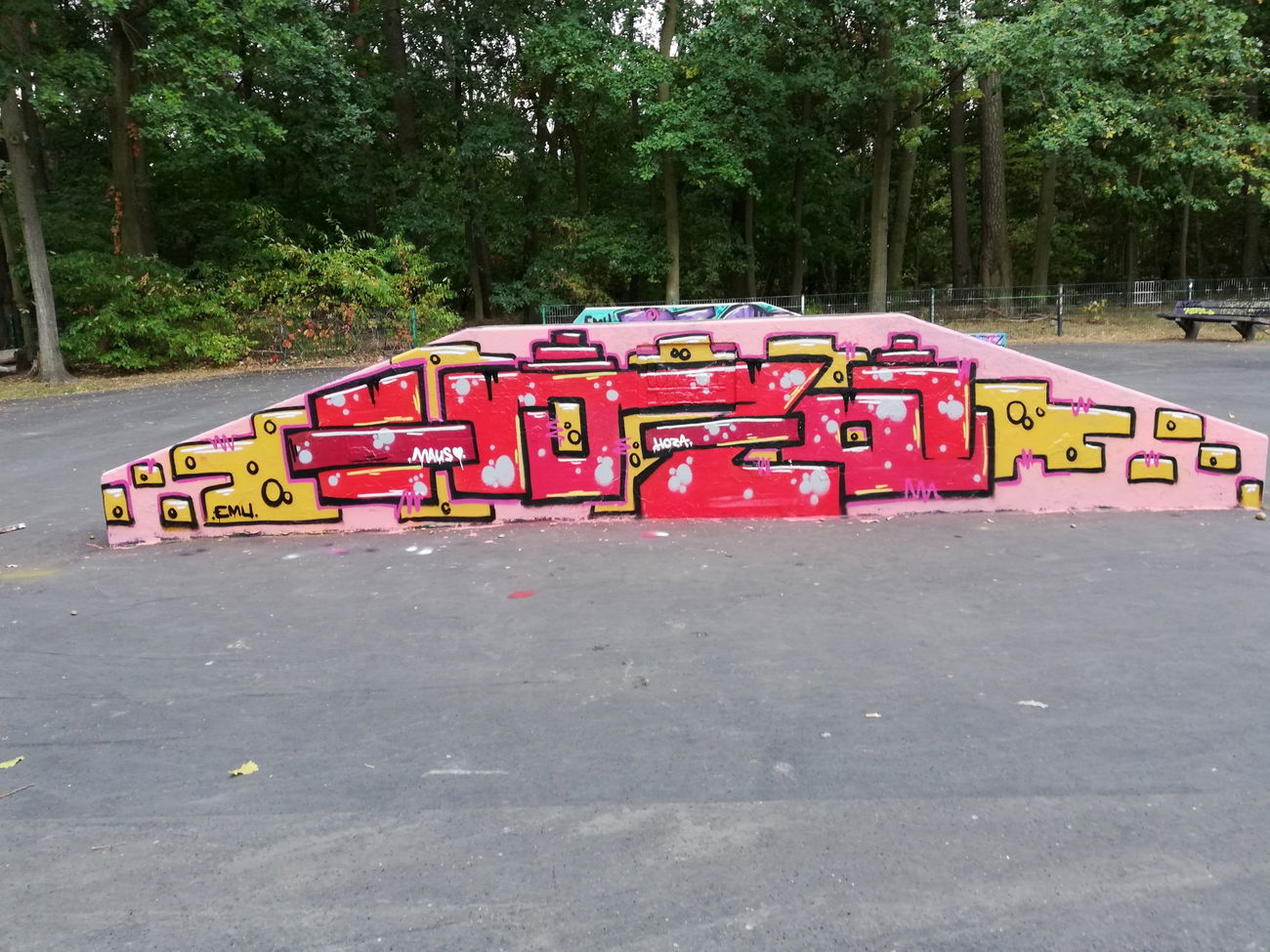 Graffiti Photo by HozaOne - hoza, emu