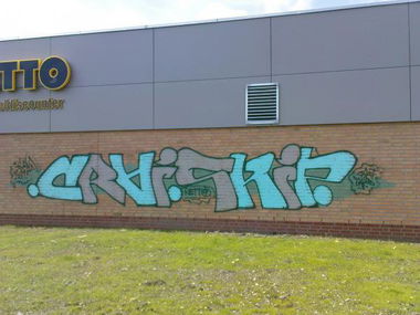 Graffiti Wall - Photo by HubaOne - Crai, Skip (2010)