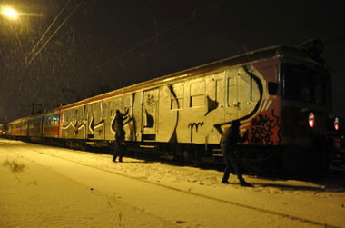 Graffiti Train - Photo by HujCiwDupe - train, chrome, 2014 (2014)