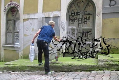 Graffiti Bombing - Photo by HunkeyKongs - Hunkey, Kongs, The (2015)