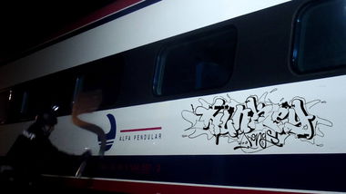 Graffiti Train - Photo by HunkeyKongs - Hunkey, Kongs, The (2015)