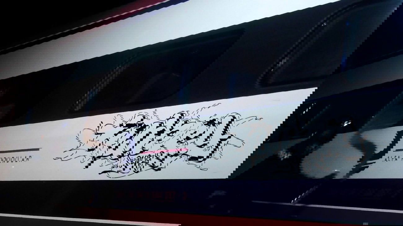 Graffiti Train - Photo by HunkeyKongs - Hunkey, Kongs, The (2015)