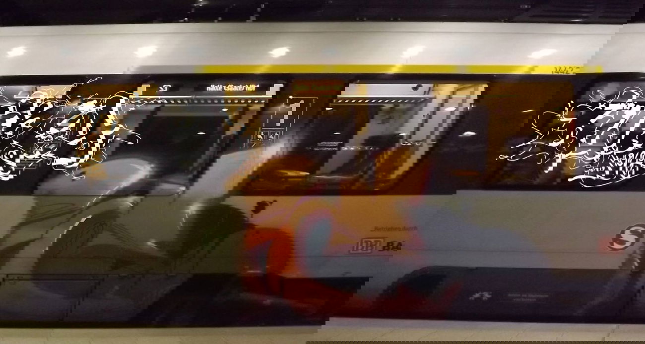 Graffiti Train - Photo by HunkeyKongs - Hunkey, Kongs, The (2015)