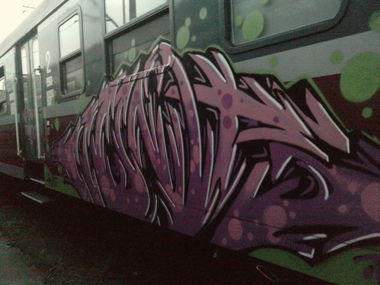 Graffiti Train - Photo by Huntone - hunt, tdc (2012)