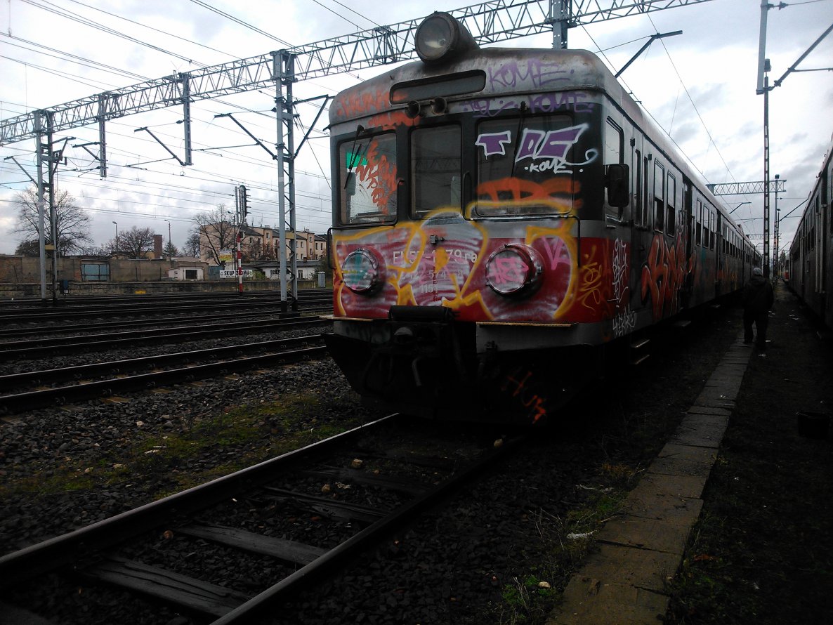 Graffiti Train - Photo by Huntone - hunt, kome, alcer