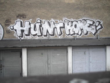 Graffiti Bombing - Photo by Huntone - hunt, kome (2014)