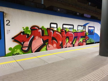 Graffiti Train - Photo by Huntone - Hant