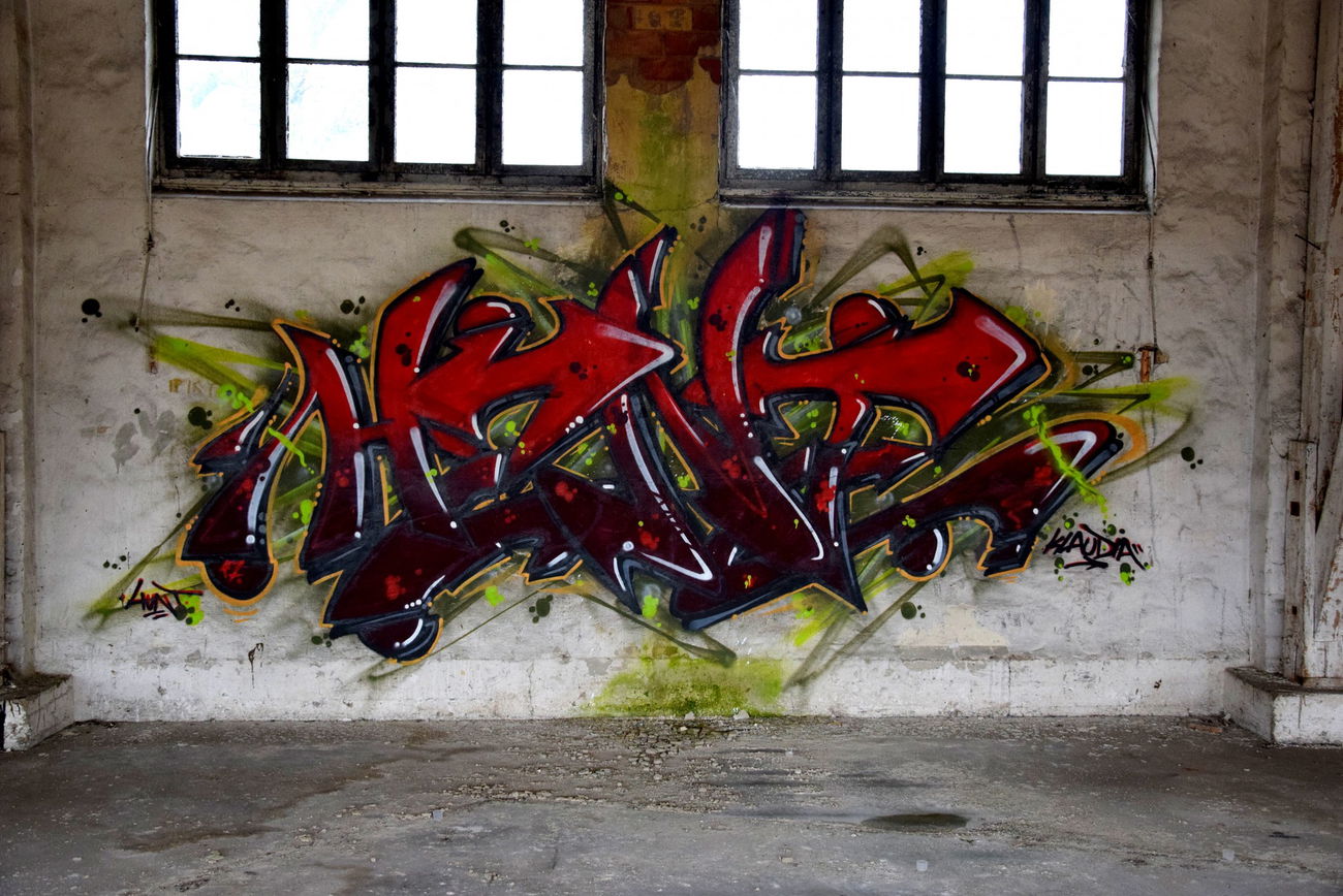 Graffiti Wall - Photo by Huntone - hunt