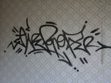 Graffiti Wall - Photo by IDeeone