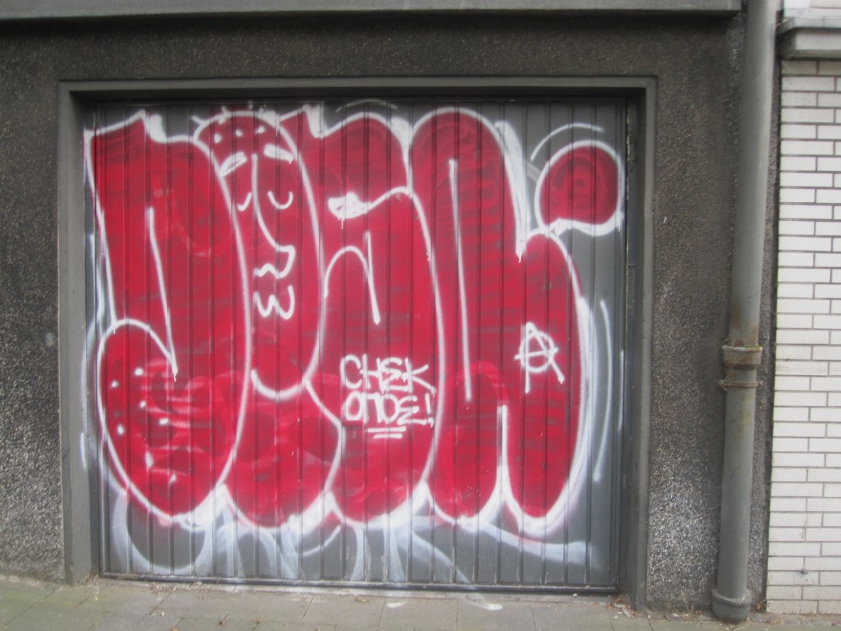 Graffiti Bombing - Photo by IG0R - Disq;, Chek;, Onoe